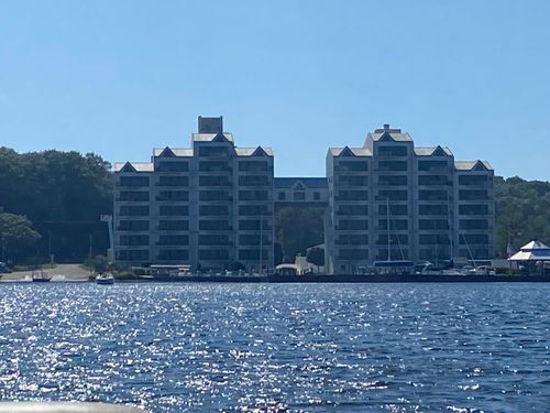 unit-e102-2964 Lakeshore Dr, Muskegon, MI, 49441-8219 | Card Image