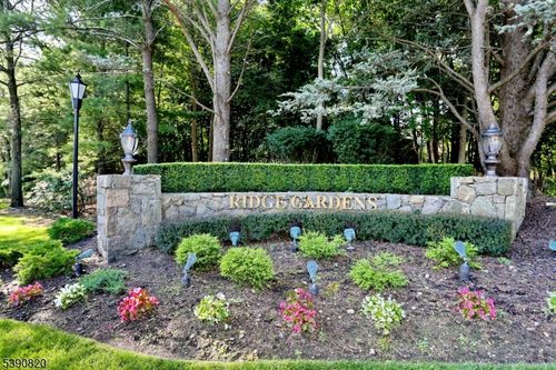 2009 Hawthorne Ln, Mahwah, NJ, 07430-3494 | Card Image