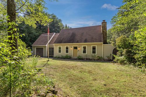 92 Harvey Lake Rd, Northwood, NH, 03261-3911 | Card Image