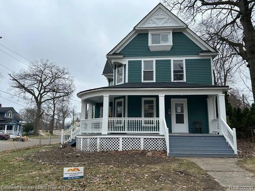 82 Palmer St, Pontiac, MI, 48341-1741 | Card Image