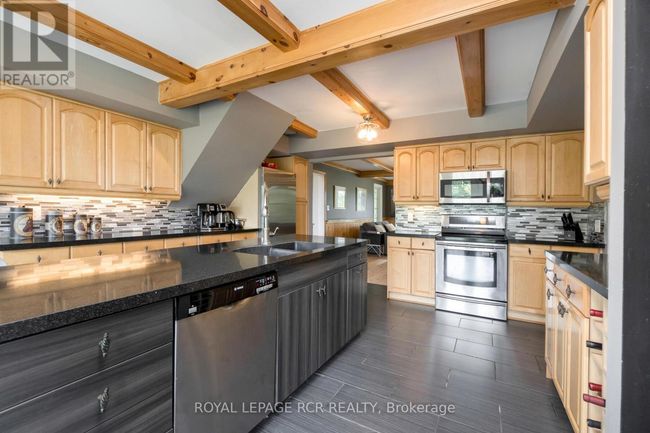 5031 Sixth Line, House other with 4 bedrooms, 3 bathrooms and 14 parking in Erin ON | Image 16