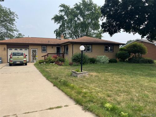1339 Lamont St, Saginaw, MI, 48601-6627 | Card Image