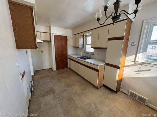 29142 Rosewood St, Inkster, MI, 48141-1678 | Card Image