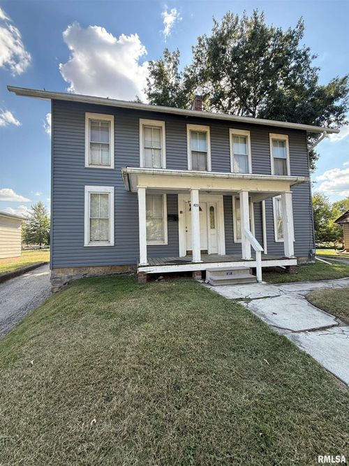 423 W Calhoun St, Macomb, IL, 61455-2056 | Card Image