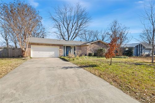 3160 N Malinda Dr, Fayetteville, AR, 72703-4024 | Card Image