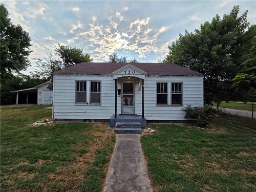 720 N Kansas St, Springdale, AR, 72764-3221 | Card Image