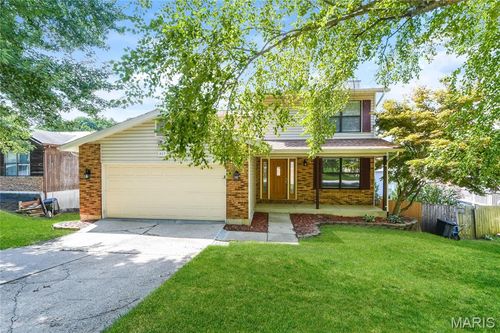 869 Country Glen Dr, Imperial, MO, 63052-1776 | Card Image