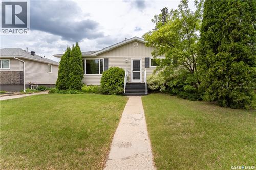 2112 York Ave, Saskatoon, SK, S7J1H8 | Card Image