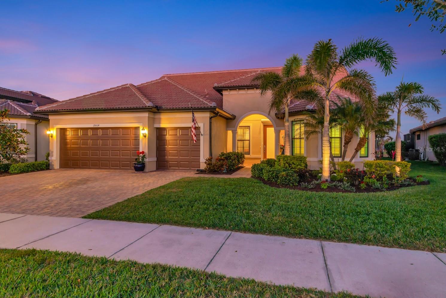 19864 Petrino Street, For Sale in VENICE - Zoocasa