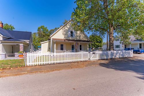 424 E Oak St, Boonville, IN, 47601-2047 | Card Image