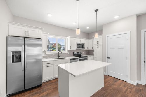 22332 Lilac Way, Forest Lake, MN, 55025-5108 | Card Image