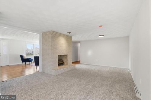 3340 Minton Dr, YORK, PA, 17402-9105 | Card Image