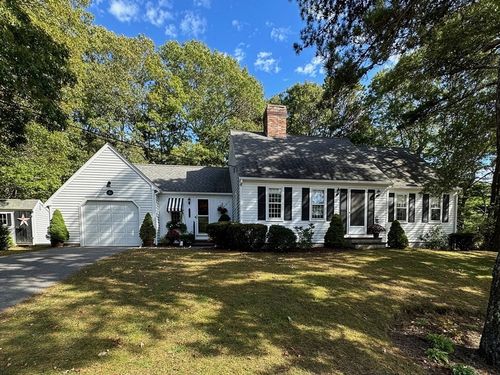324 Patriot Way, Centerville, MA, 02632-1519 | Card Image