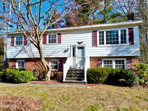 3 Dorsman Dr, Clifton Park, NY, 12065-7203 | Card Image