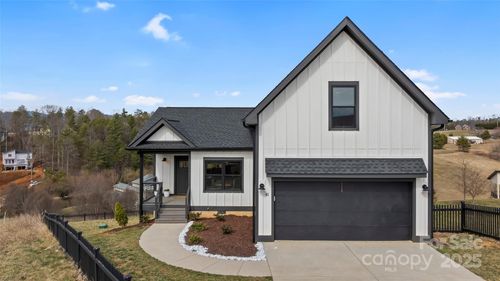 41 Alaskan Dr, Leicester, NC, 28748-8829 | Card Image