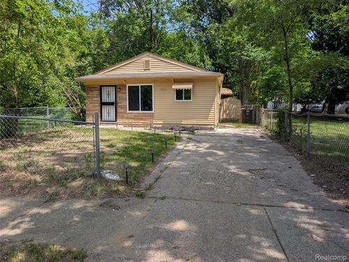 15072 Bramell Street, Detroit, MI, 48223 | Card Image