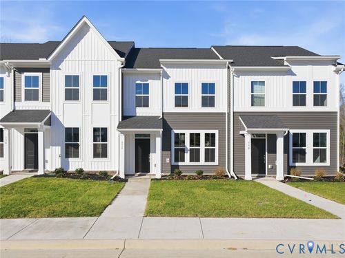 332 Mt Mccauley Way, Aylett, VA, 23009-4212 | Card Image