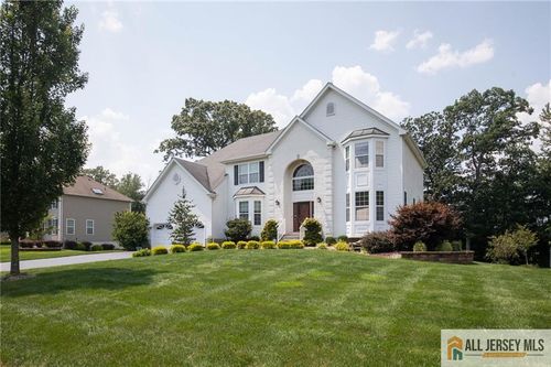 28 Tall Oaks Dr, Monroe, NJ, 08831-2417 | Card Image