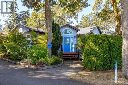 3910 Cedar Hill Cross Rd, Victoria, BC, V8P2N2 | Card Image