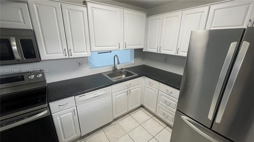 316-8540 Sw 133rd Avenue Rd, Miami, FL, 33183-4518 | Card Image