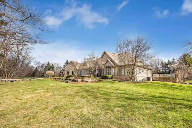 5029 Cedar Springs Crt, House other with 3 bedrooms, 3 bathrooms and 12 parking in Burlington ON | Image 5