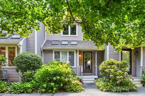 608-608 Maple Brook Rd, Bellingham, MA, 02019-1671 | Card Image