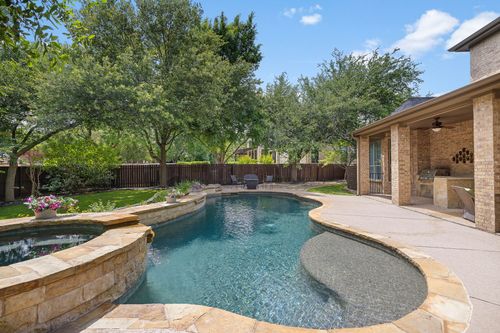 2237 Hamlet Cir, Round Rock, TX, 78664-6132 | Card Image