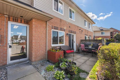 36-1 Testa Rd, Uxbridge, ON, L9P1Y9 | Card Image