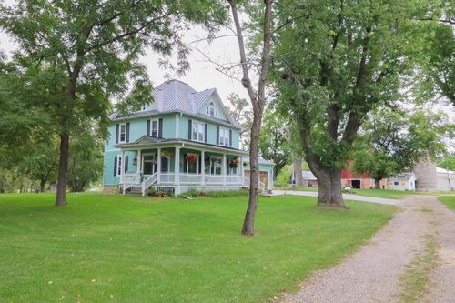 W5381 County Rd W, Holmen, WI, 54636-9108 | Card Image
