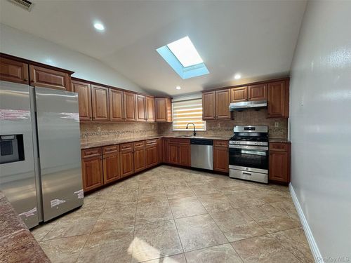 253-12 58th Ave, Little Neck, NY, 11362-2116 | Card Image