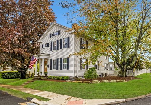 76 Peck St, Milford, CT, 06460-2514 | Card Image