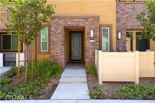 1371 Nimbus Ct, Pomona, CA, 91768-2211 | Card Image