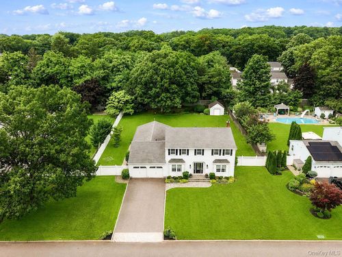 3 Warren Ct, Farmingville, NY, 11738-2287 | Card Image