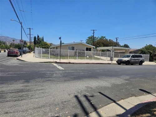 13084 Vaughn St, San Fernando, CA, 91340-1536 | Card Image