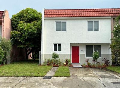 79 - 972 W 79th Pl, Townhouse with 3 bedrooms, 2 bathrooms and null parking in Hialeah FL | Image 1