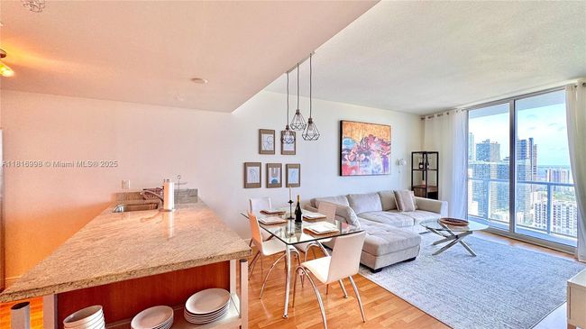 APT-3908 - 185 Sw 7 Th St, Condo with 1 bedrooms, 1 bathrooms and null parking in Miami FL | Image 8