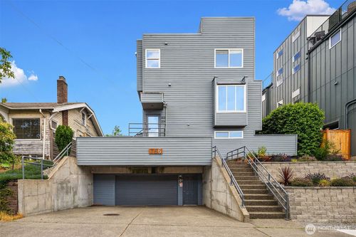201-756 N 72nd St, Seattle, WA, 98103-5165 | Card Image