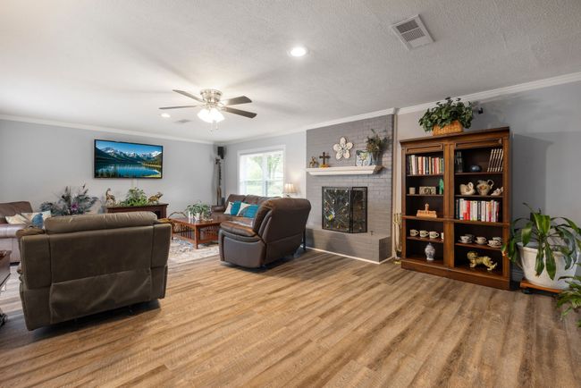 Huge Den or Family room with plenty of room for bookshelves | Image 31
