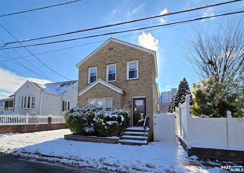 fl-1st-282 Harding Ave, Teaneck, NJ, 07666-6412 | Card Image