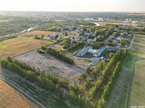 745-751 Victoria St E, Moose Jaw, SK, S6H6A5 | Card Image