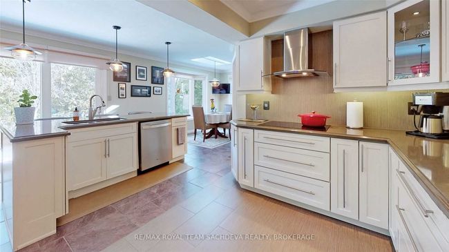 955 Peggoty Cir, House other with 4 bedrooms, 4 bathrooms and 4 parking in Oshawa ON | Image 12