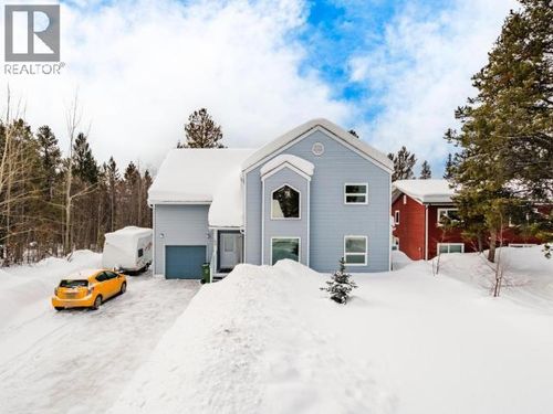 109 Wilson Dr, Whitehorse, YT, Y1A0E1 | Card Image