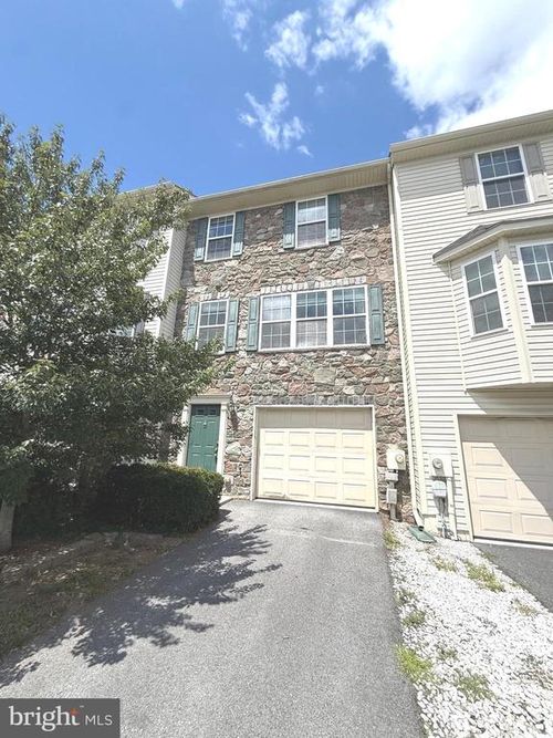 232 Morlatt Ln, MARTINSBURG, WV, 25404-7613 | Card Image