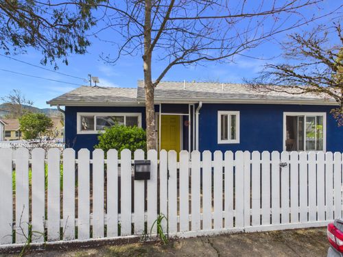 768 Redwood St, Garberville, CA, 95542-3213 | Card Image