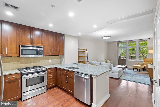 APT-213 - 8220 Crestwood Heights Dr, Condo with 1 bedrooms, 1 bathrooms and null parking in MCLEAN VA | Image 9