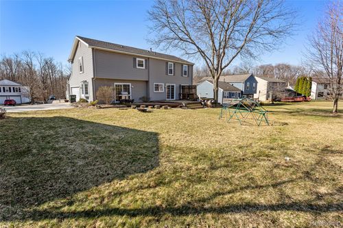 2244 N Fairview Ln, Rochester Hills, MI, 48306-3930 | Card Image