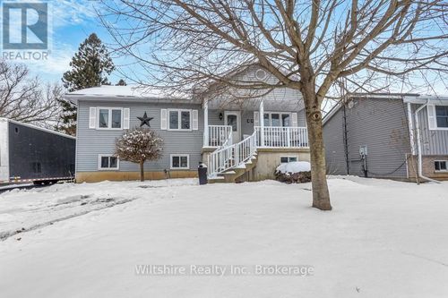 37 Chatham St, Port Burwell, ON, N0J1T0 | Card Image