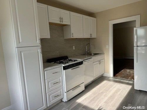 62 Jerusalem Ave, Hicksville, NY, 11801-4900 | Card Image