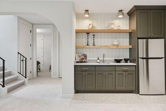 Lower level wet bar | Image 65