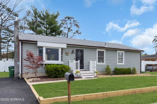 417 Anchor Ave, Beachwood, NJ, 08722-3701 | Card Image